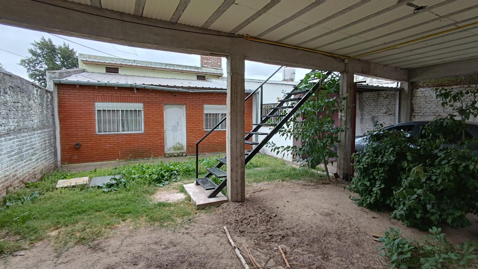 Casa + Departamento en Venta Bº Las Acacias