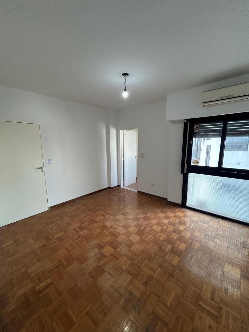 Departamento en Venta en Olivos Vias/Rio, USD 83.000