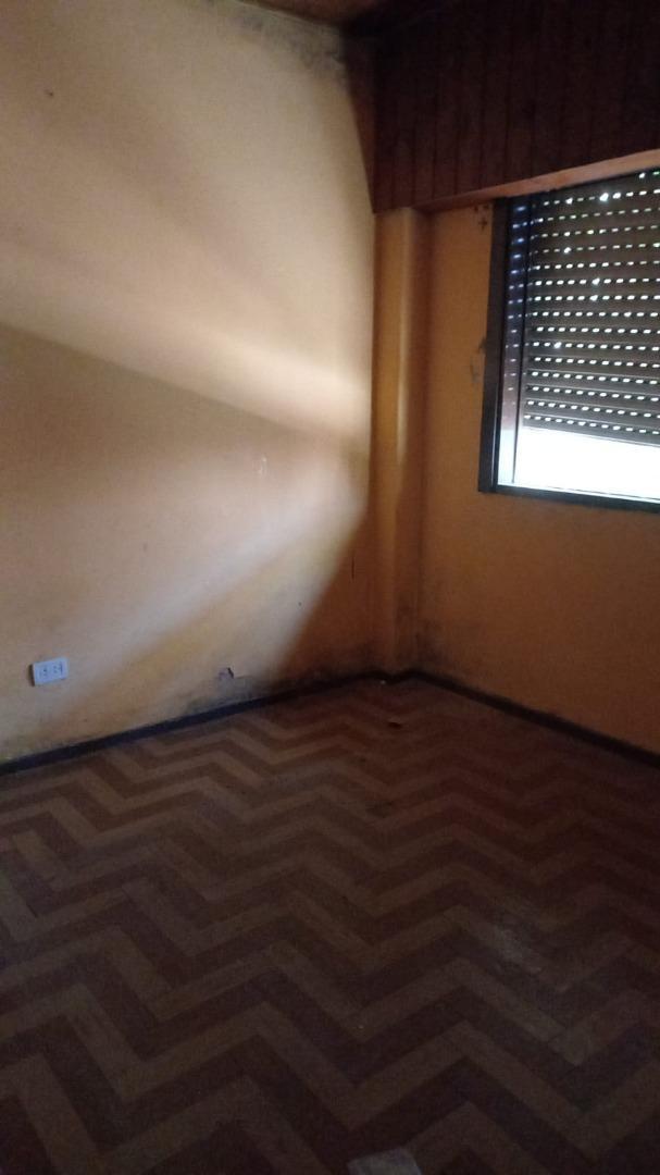 Casa c/Local, patio, terraza + Dpto 3amb Galpón - VALOR LOTE