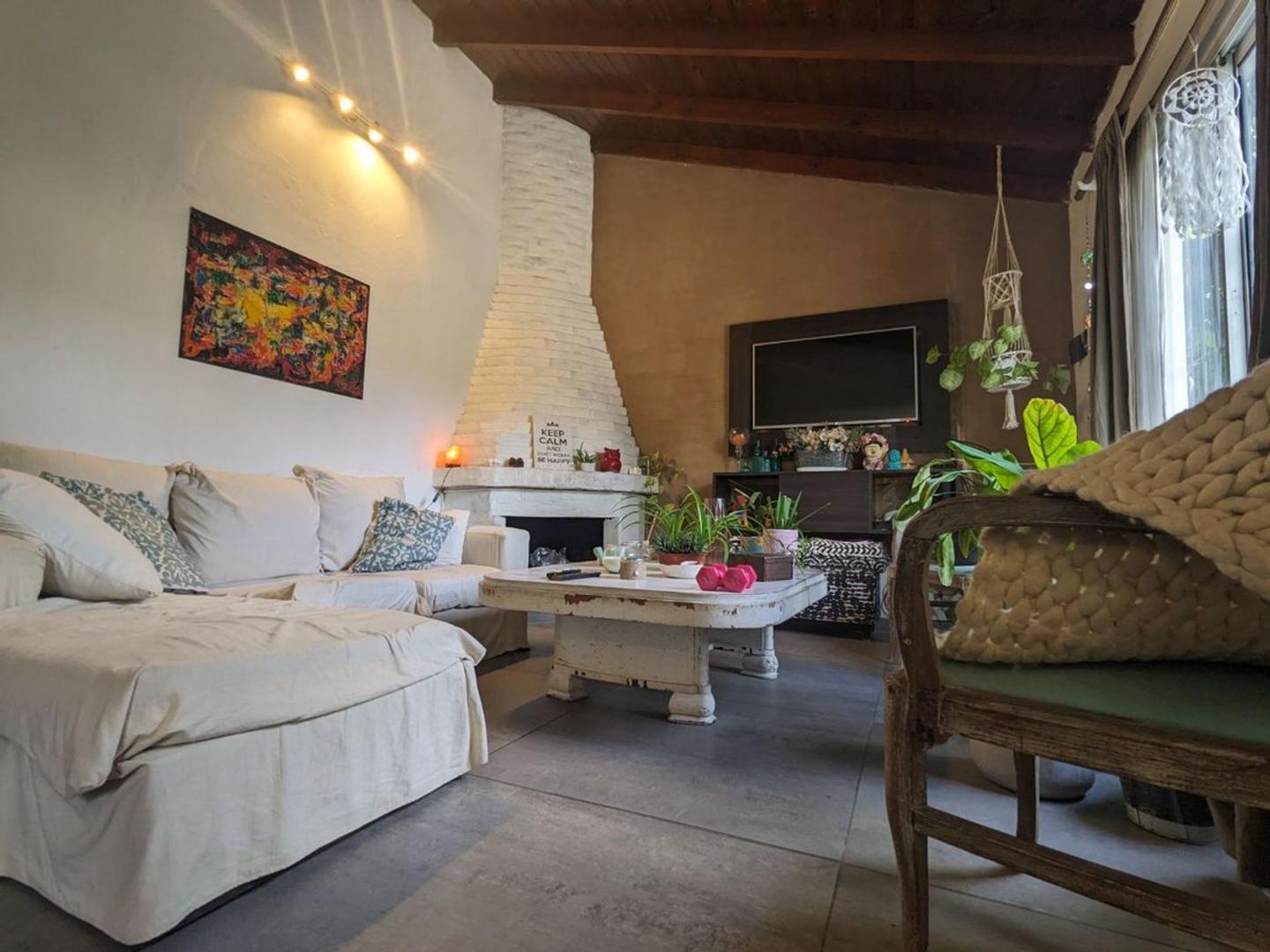 Casa venta 3 ambientes  jardin  parrilla  Pilarica