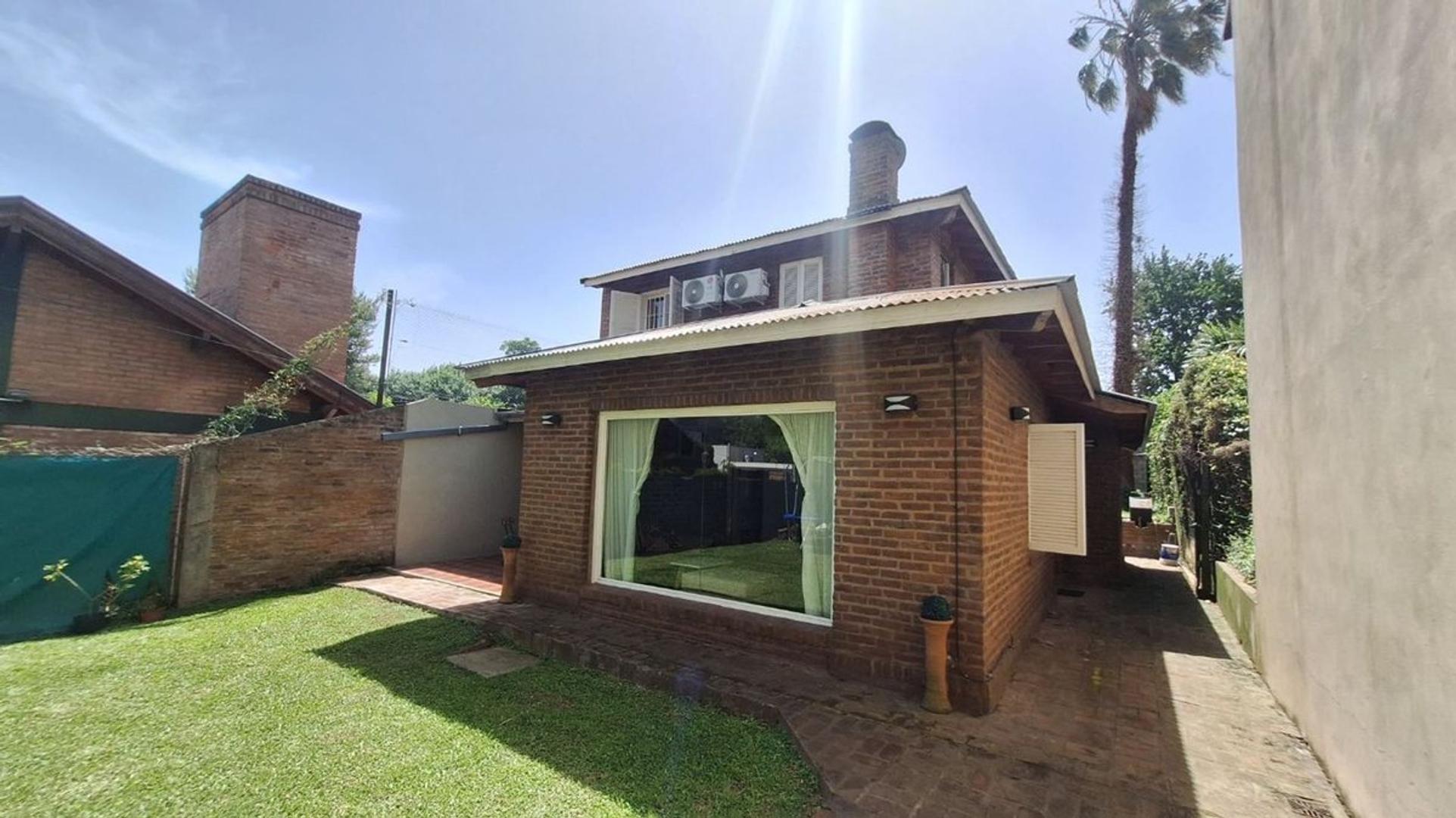 Casa 4 ambientes con 2 baños