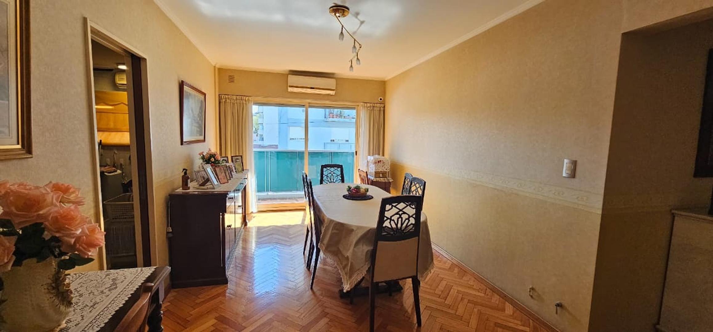 Rivadavia 3810 , Piso 3°