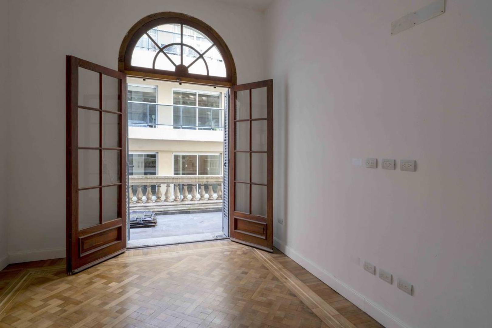 Luis Maria Campos 1100, Piso 2