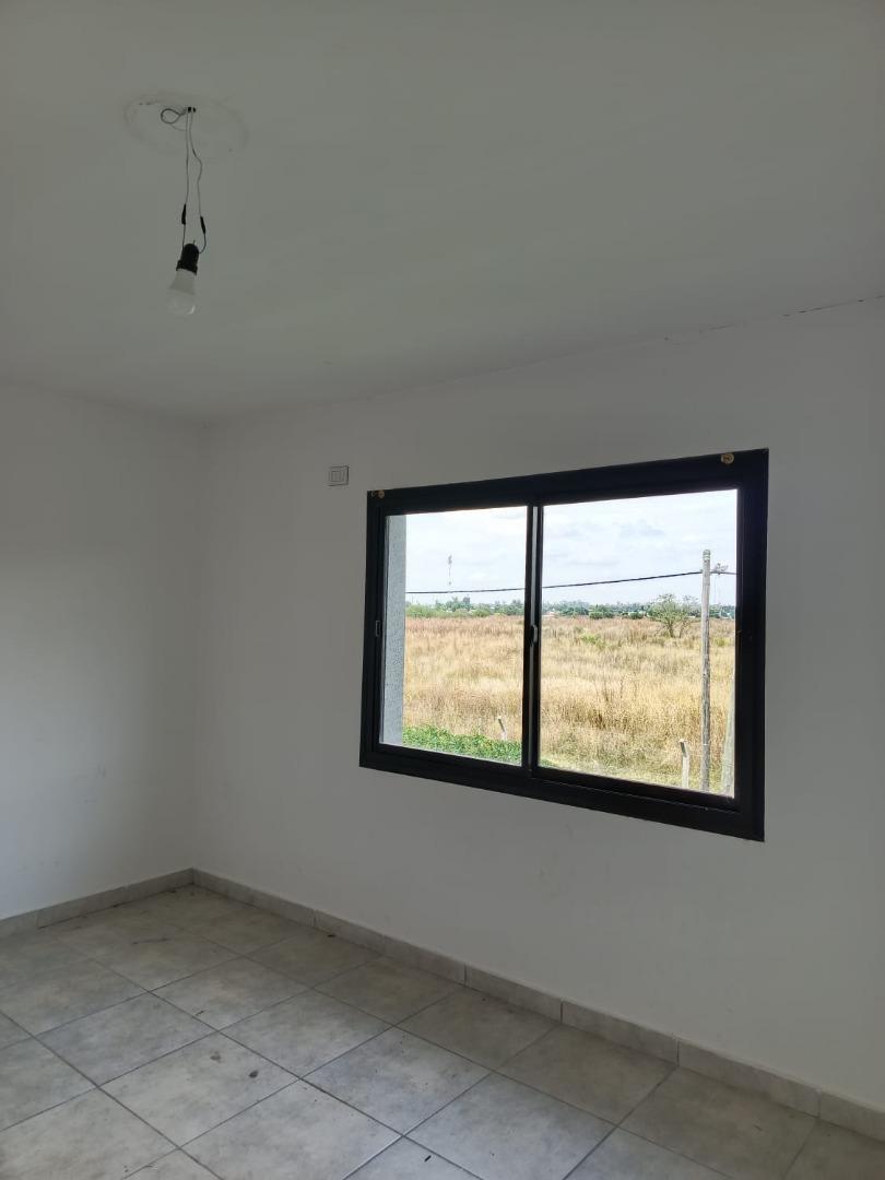 Casa 3 ambientes con 2 baños