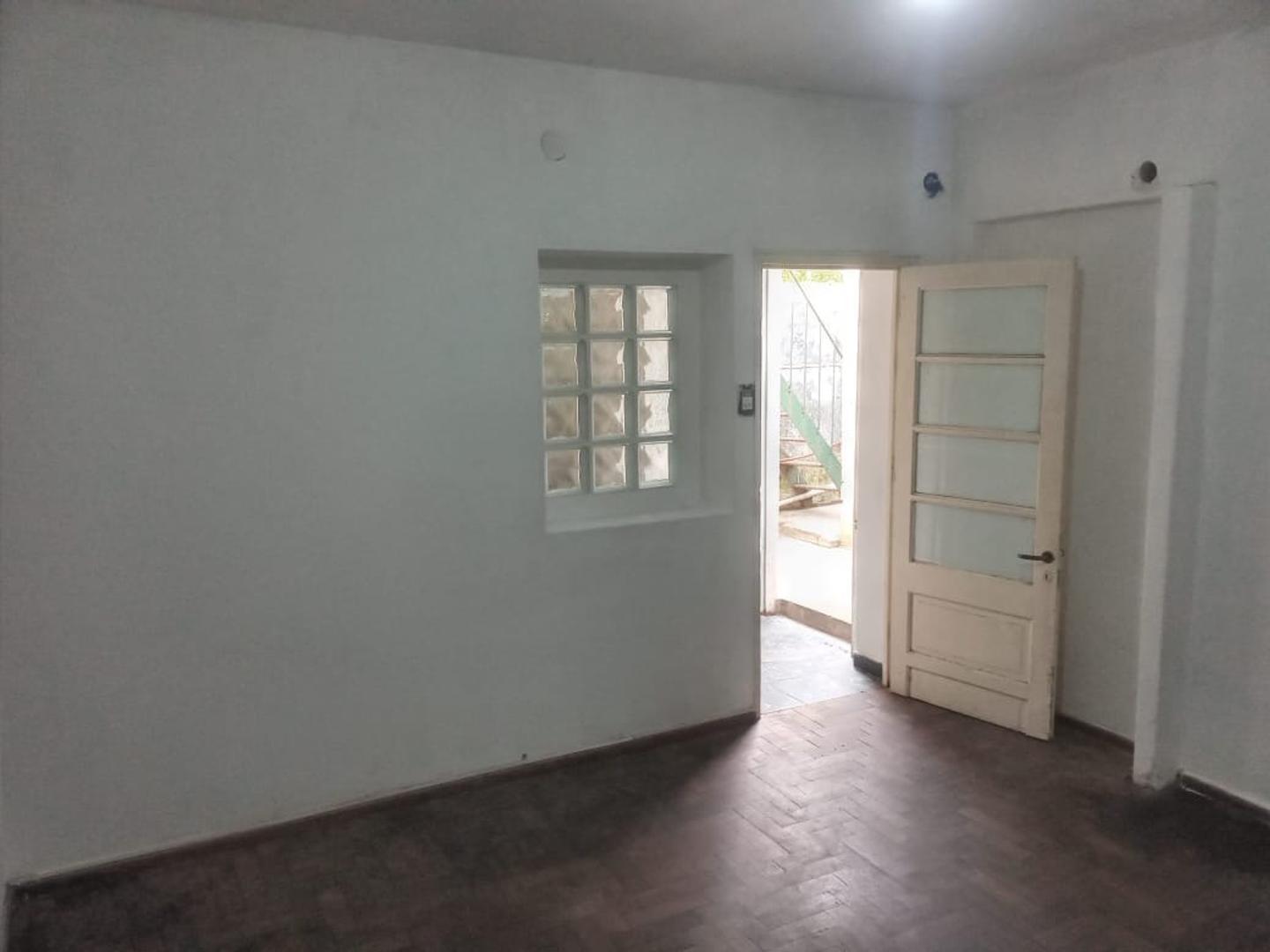 Oportunidad.Casa en planta Alta Alberdi.