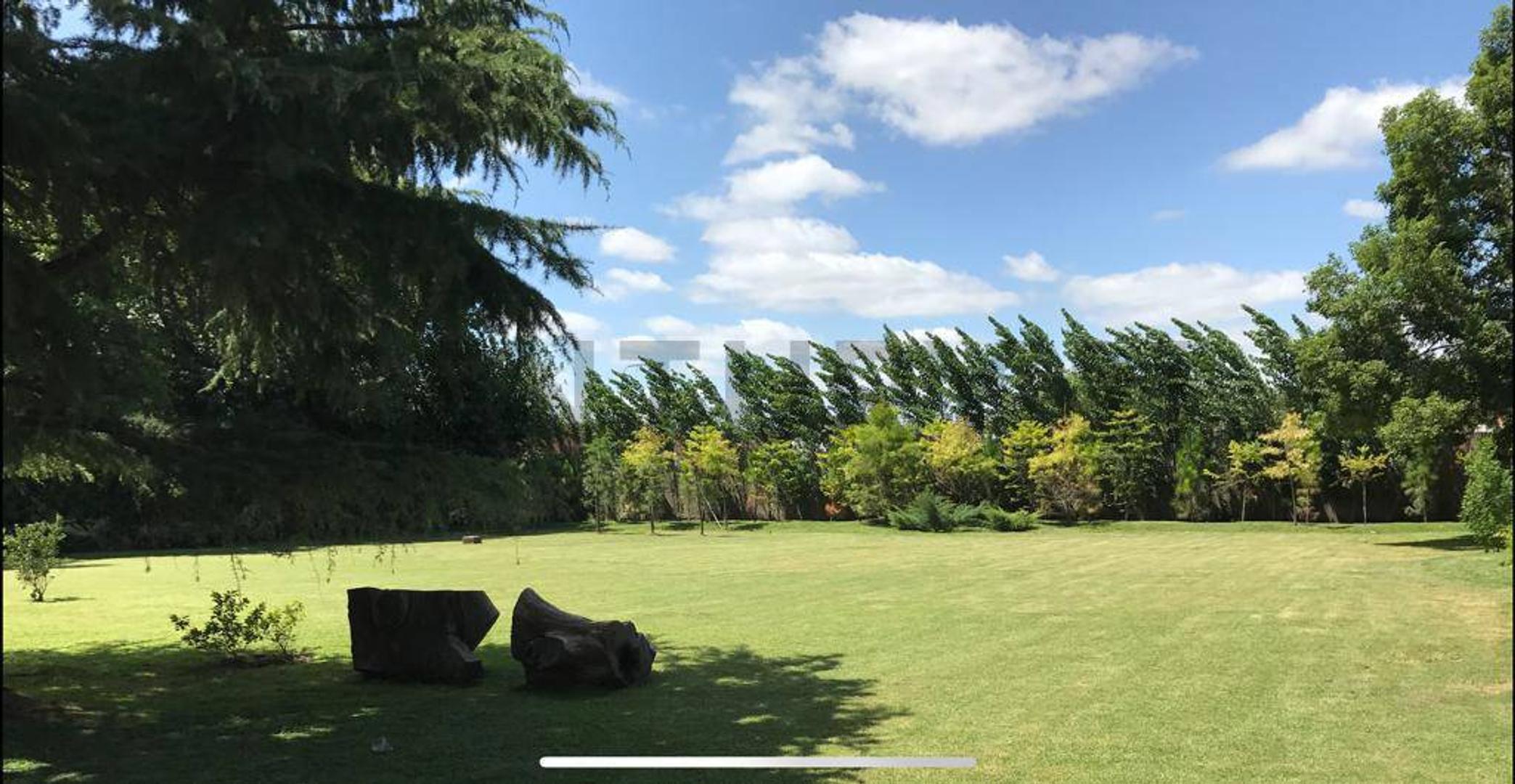 Venta duplex 2 dormitorios con cochera en Benavidez en complejo con amenities