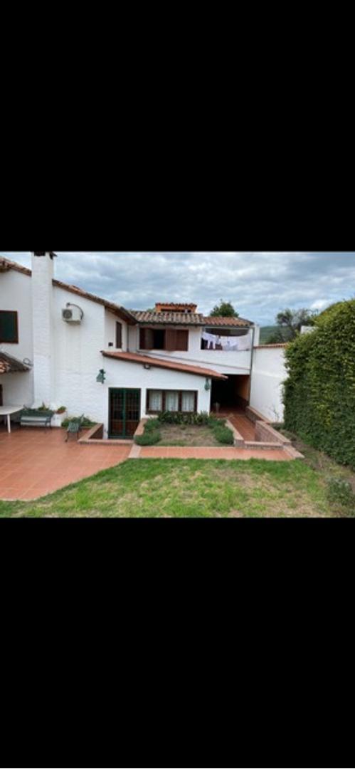 Venta de Casa en Tres Cerritos en Los Paraisos