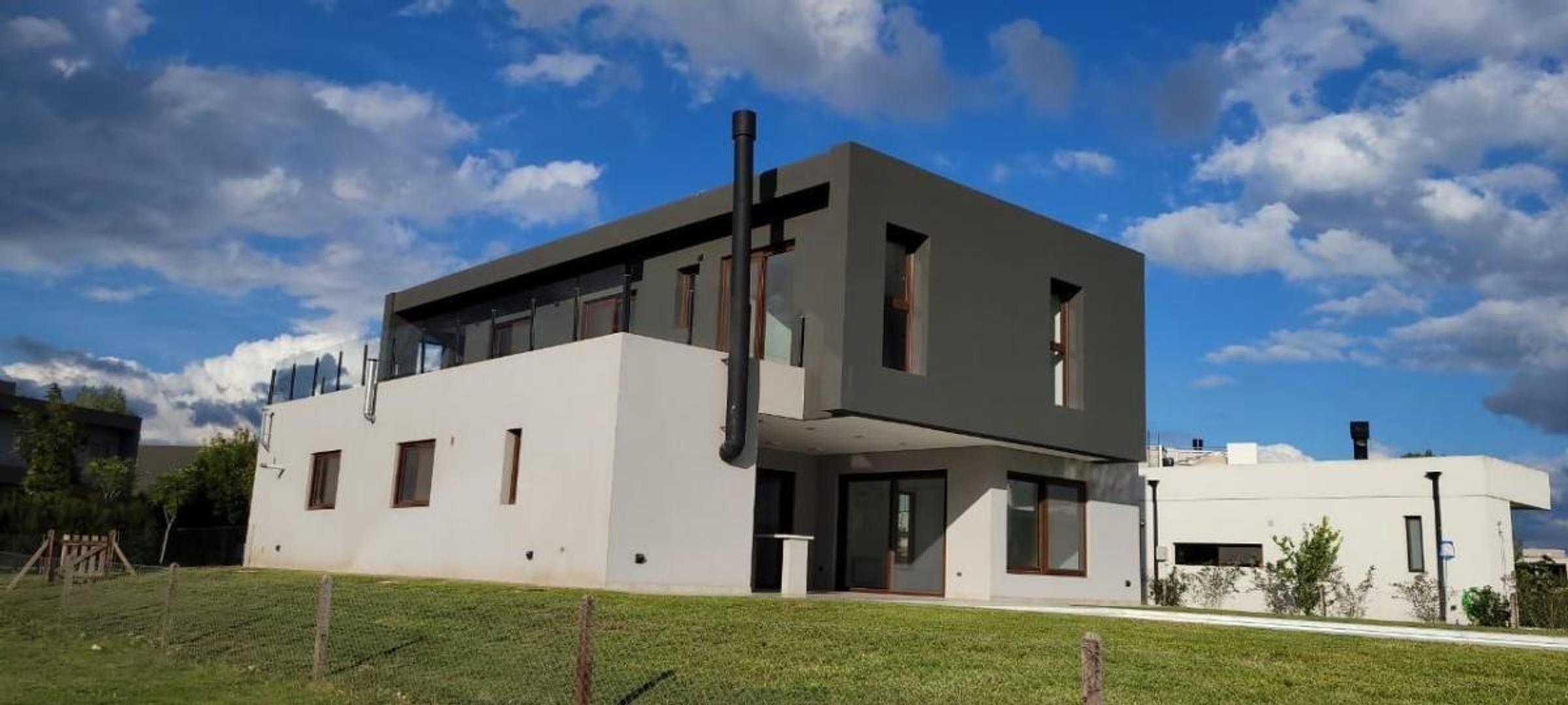 Casa en Venta en Terralagos, USD 620.000