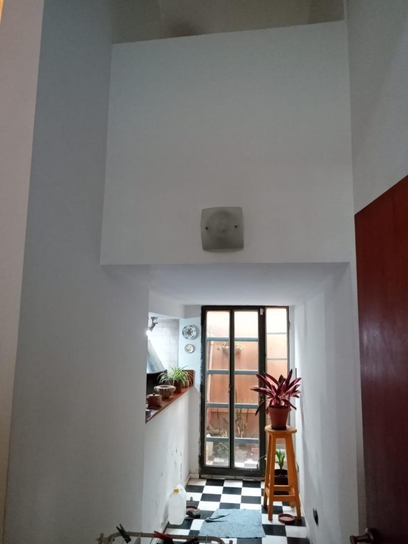 CASA AL FRENTE ENTRE RIOS 2100