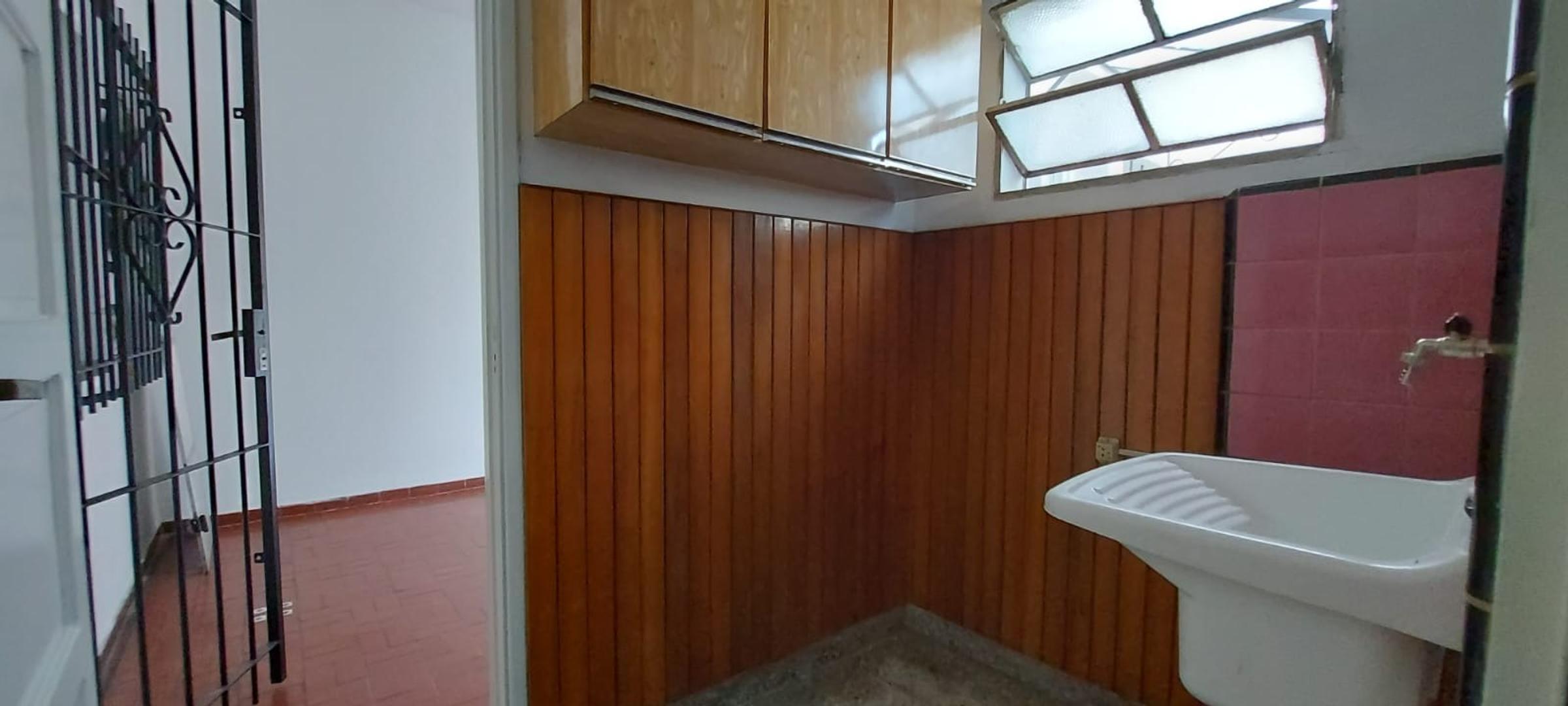 Depto Tipo Casa en Alquiler 60 años