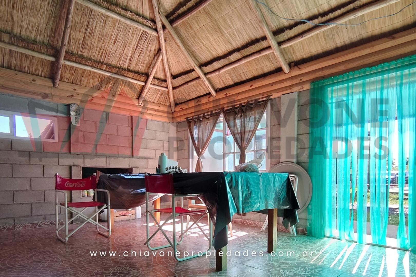 Quincho habitable y pileta en venta en Villars - L20100