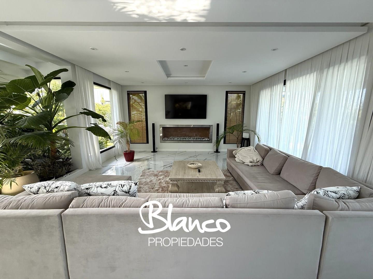 Casa en Alquiler al Este