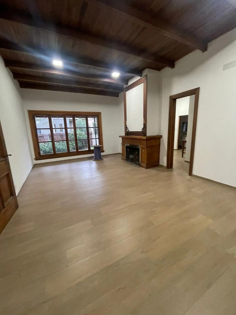 CASA A ESTRENAR EN BARRIO CON PORTON