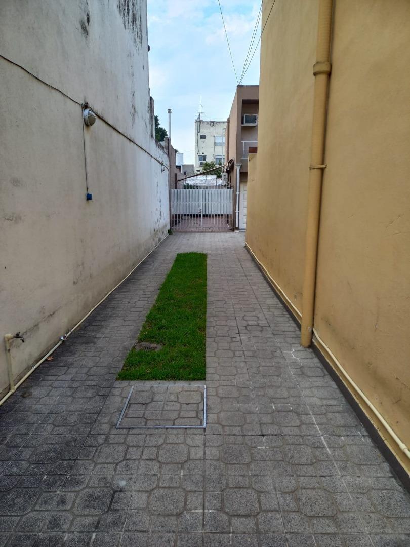 HAEDO - TRES AMBIENTE CON COCHERA- ACEPTA MENOR VALOR