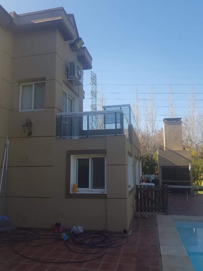 Casa en Venta con 4 cocheras