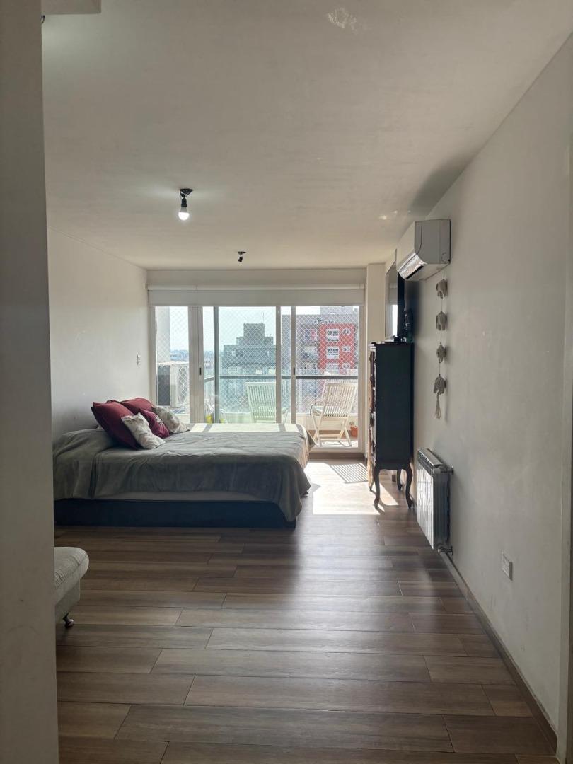 DEPARTAMENTO  EN VENTA EN HAEDO 4 AMBIENTES