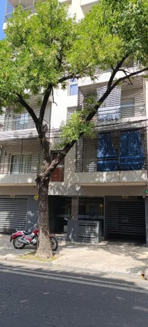 ENTRE RIOS 3400: ALQUILO AMPLISIMO MONOAMBIENTE CON BALCON