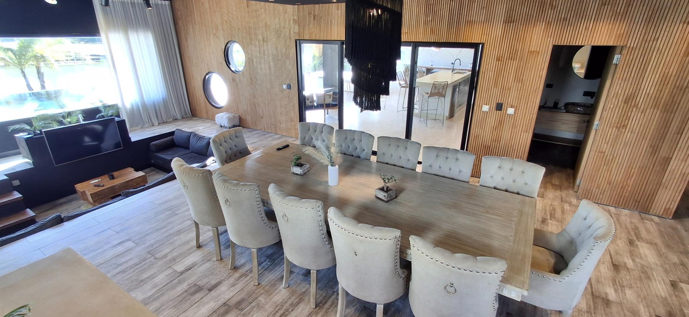 Casa 6 ambientes con 4 baños