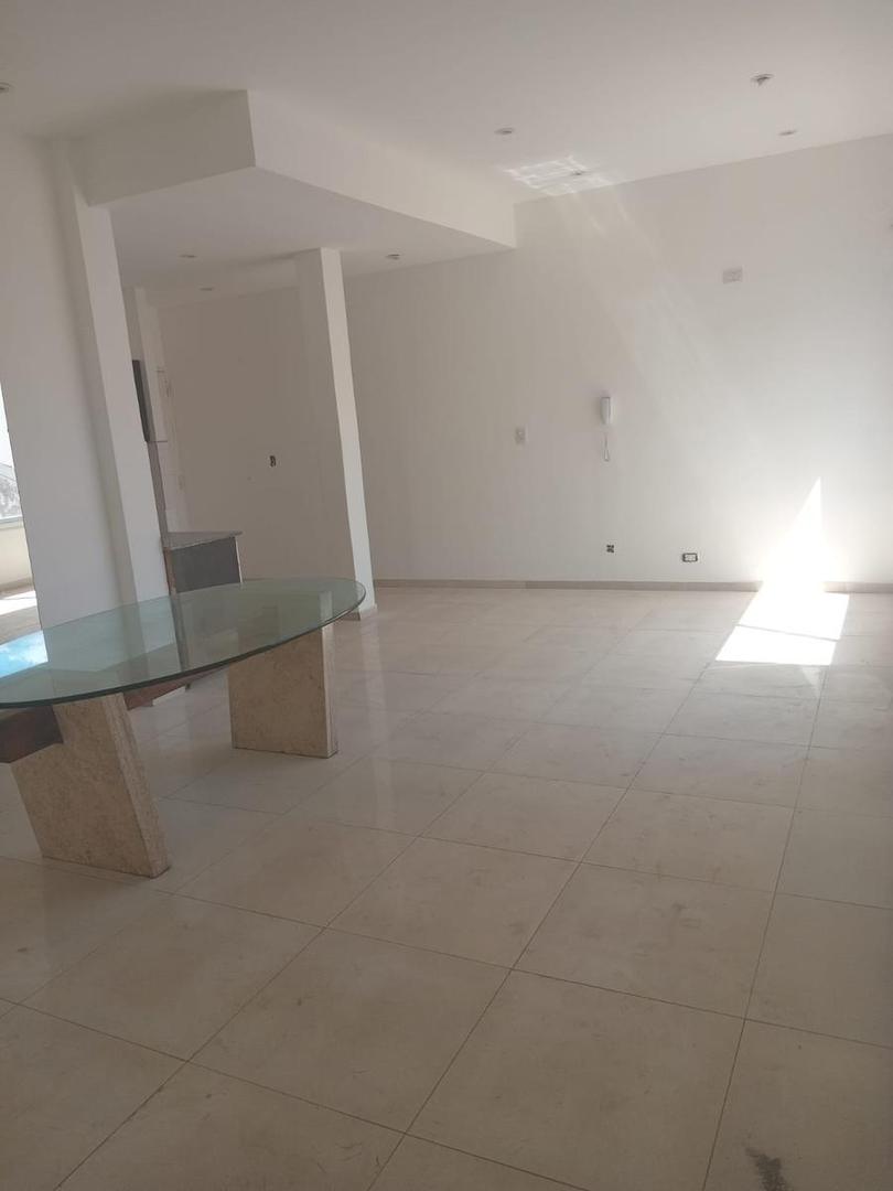 Departamento en Alquiler de 3 dormitorios