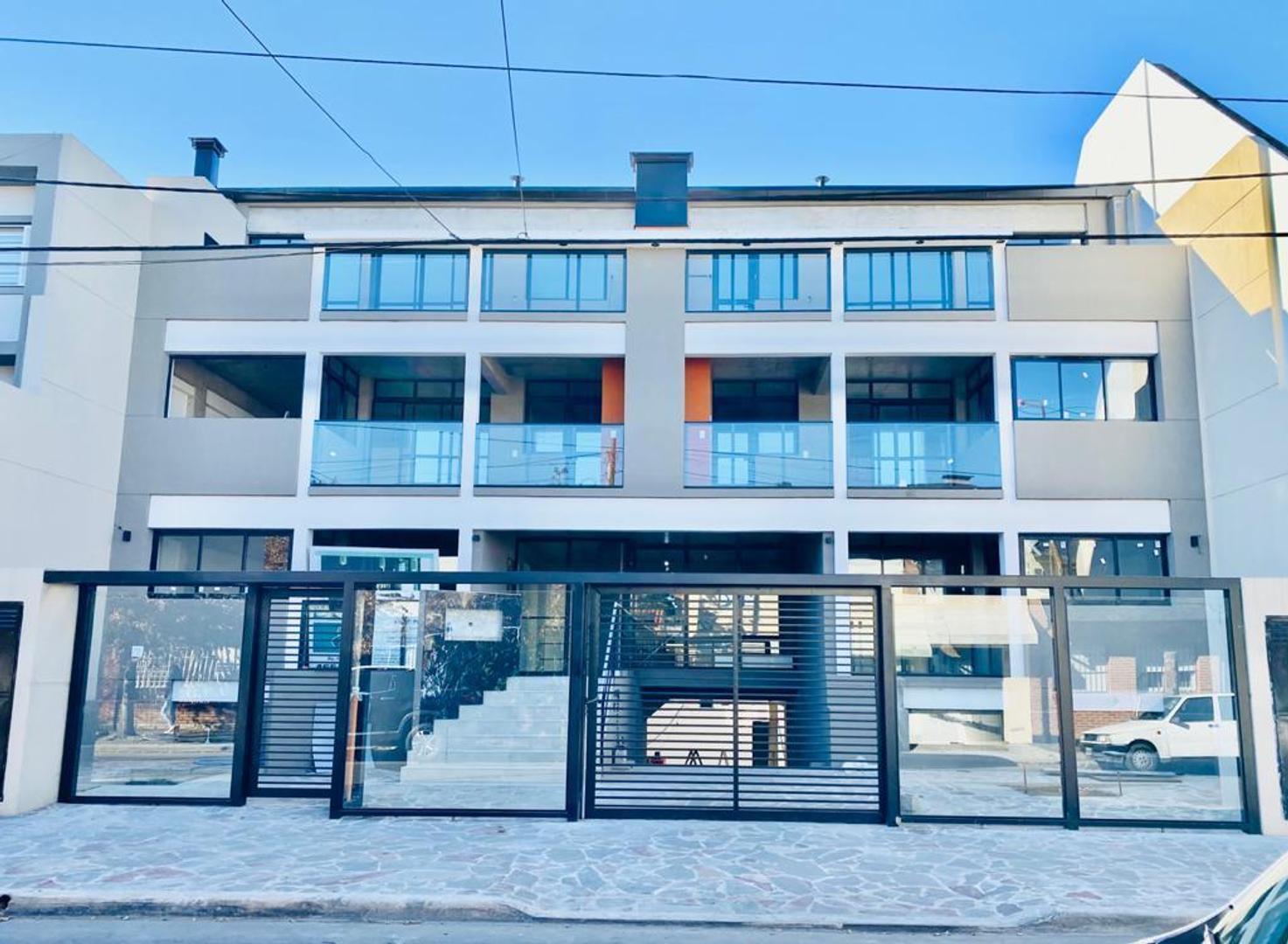 Depto. 3 amb. Ramos Mejía en planta baja - doble cochera