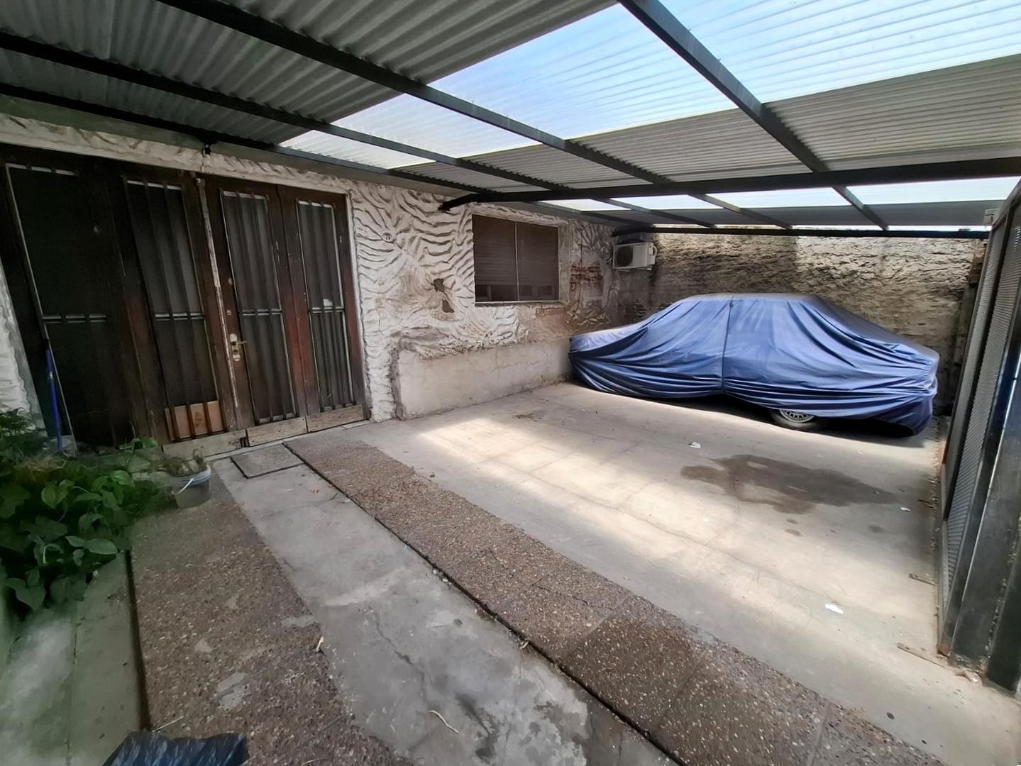 Casa 4 ambientes con 1 baño