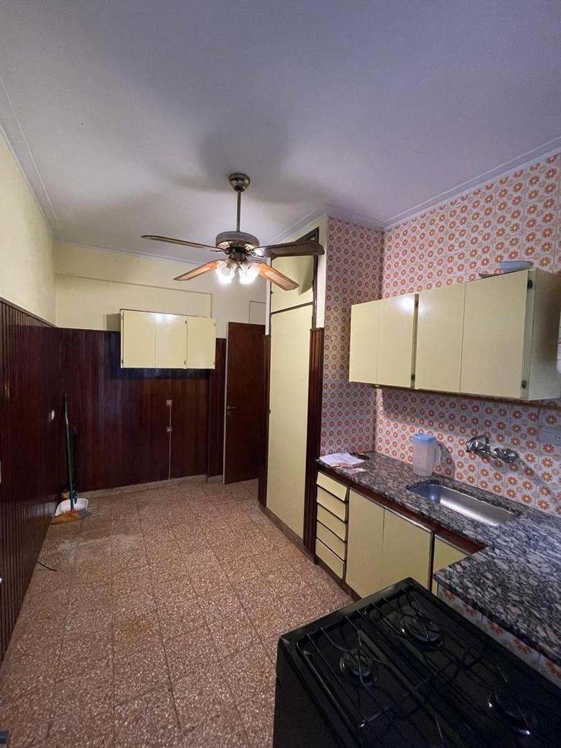 10 Entre 43 Y 44 , Piso P/B