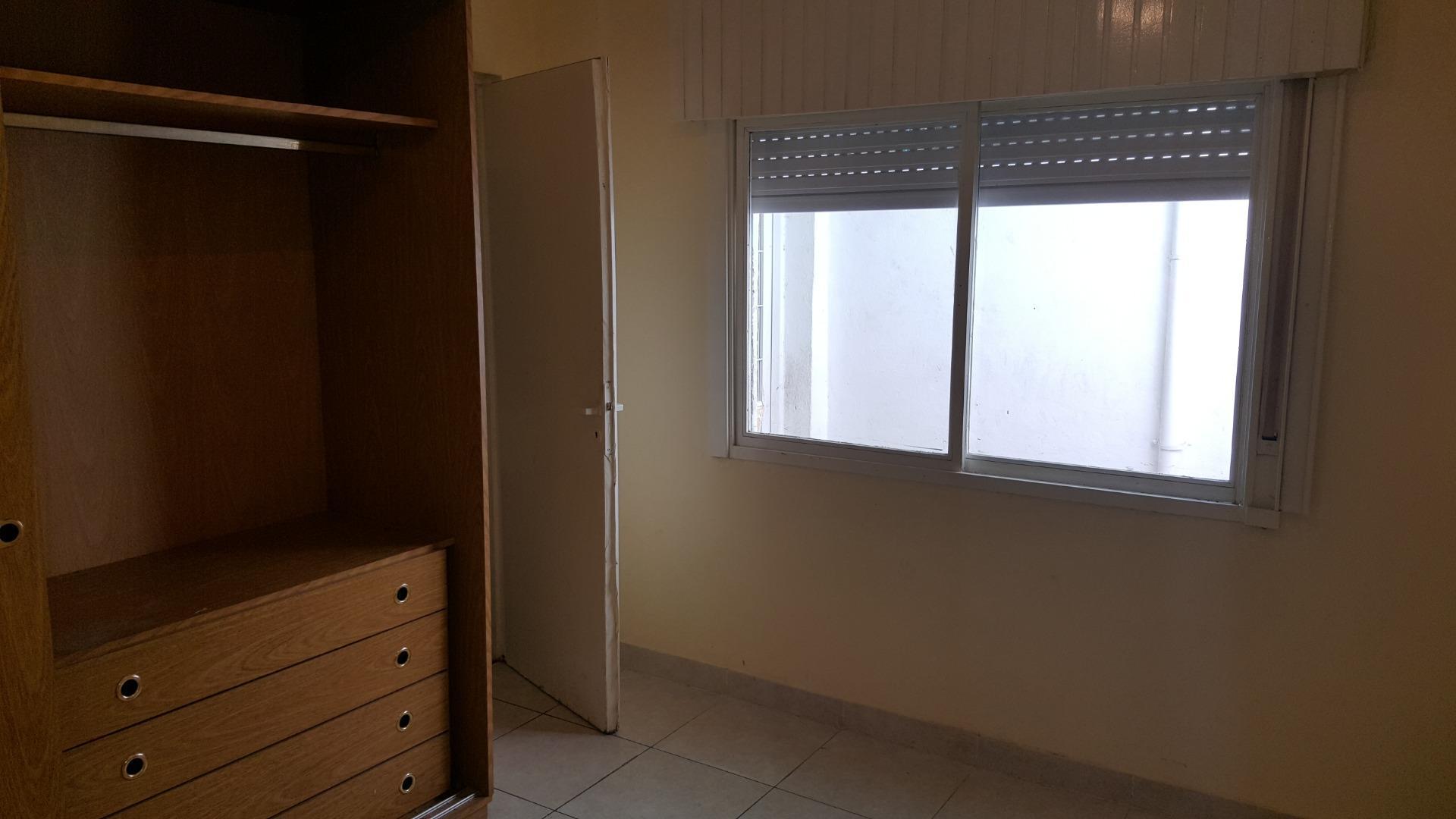 Departamento en Alquiler en Lomas Del Mirador, $ 450.000