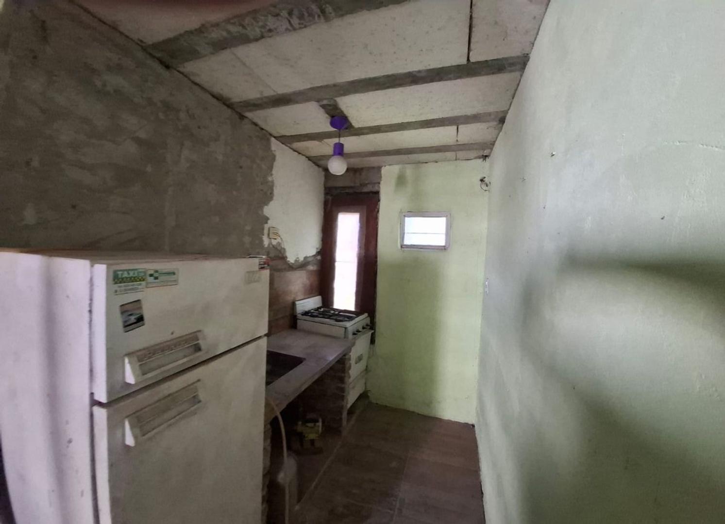 Casa 3 ambientes con 1 baño