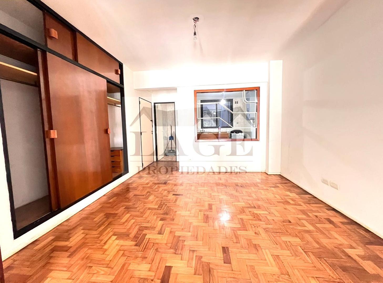 MONOAMBIENTE AL FRENTE CON BALCON MUY BUENA UBICADACION