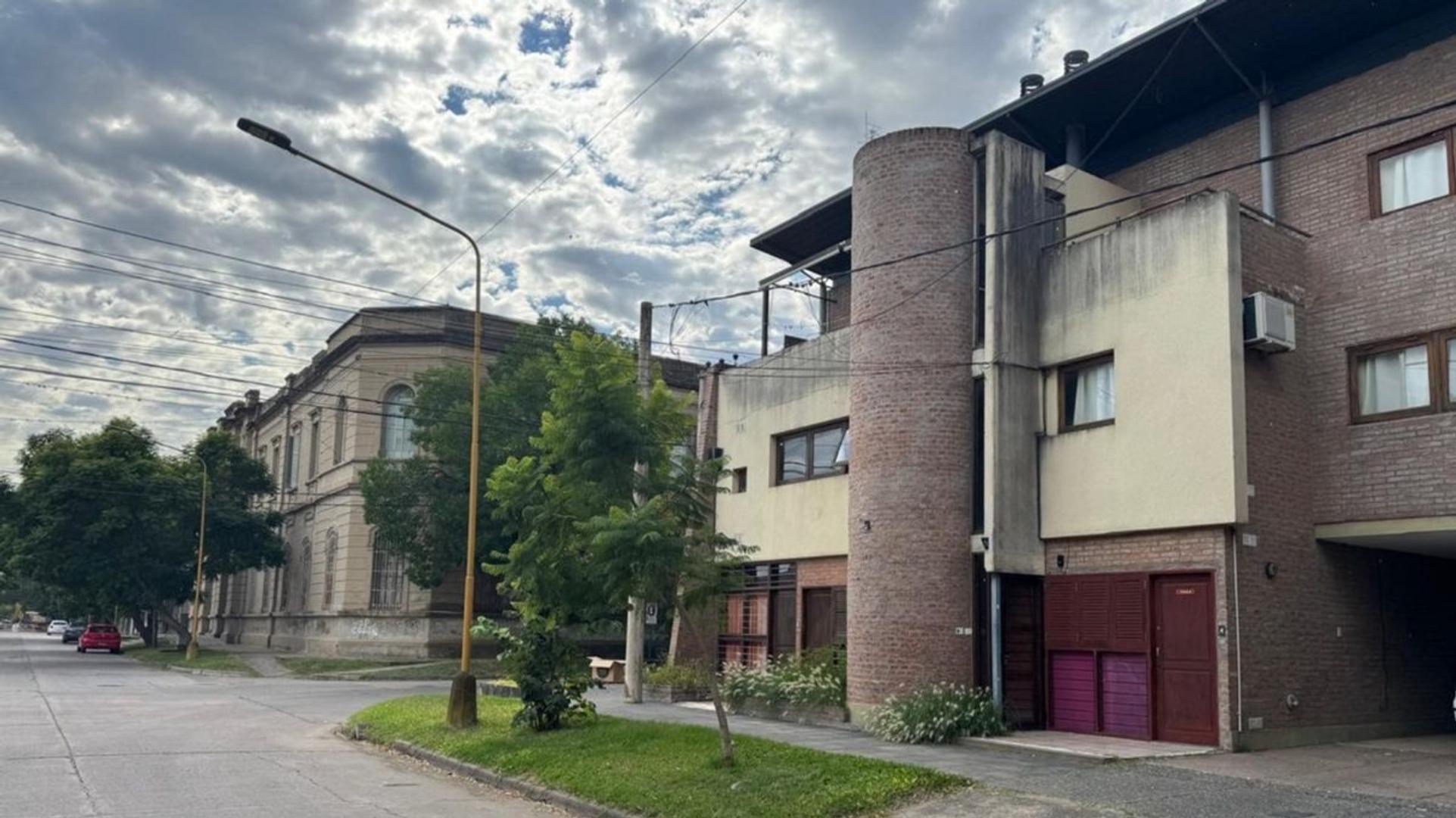 DÚPLEX 2 DORMITORIOS AMUEBLADO + TERRAZA