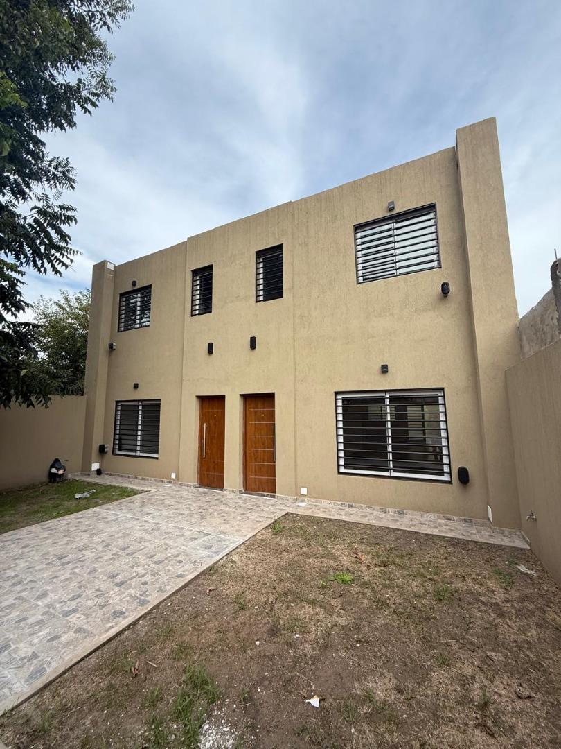 Casa tipo dúplex en Alquiler en Ituzaingó Sur
