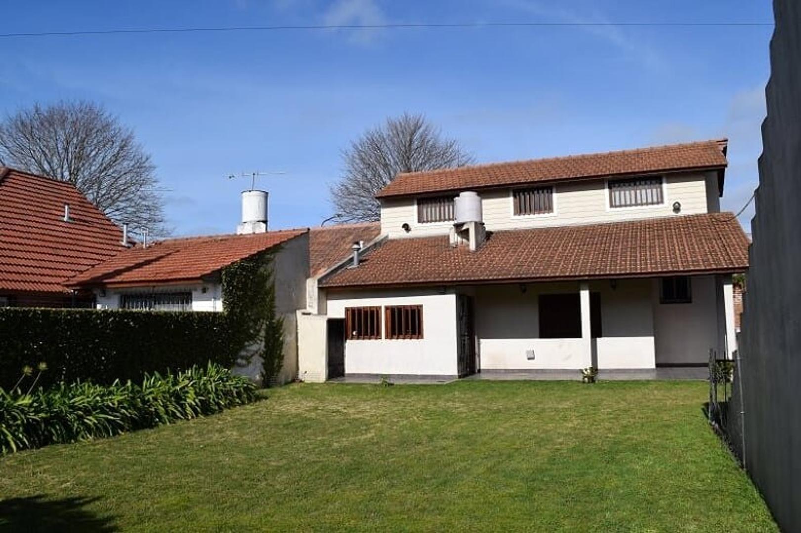 Chalet en caisamar de 5 ambientes