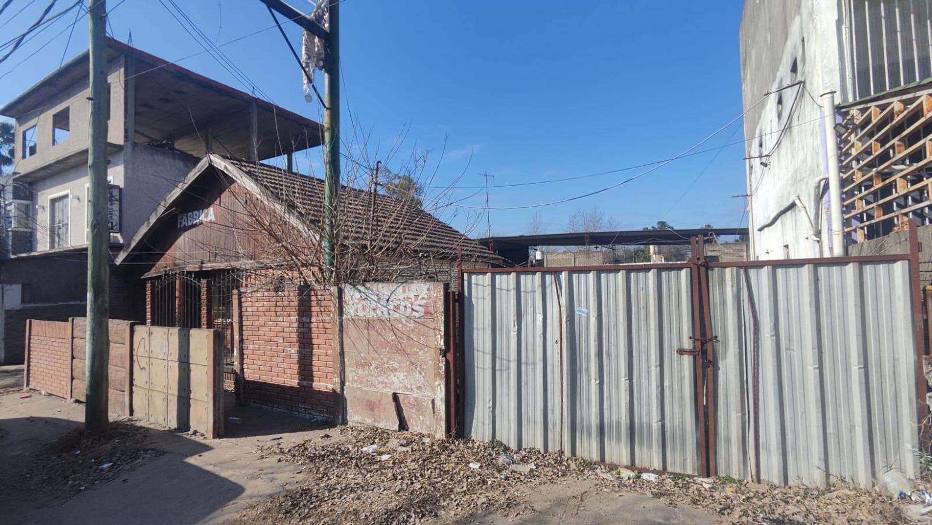 Lucio Salvadores al 600