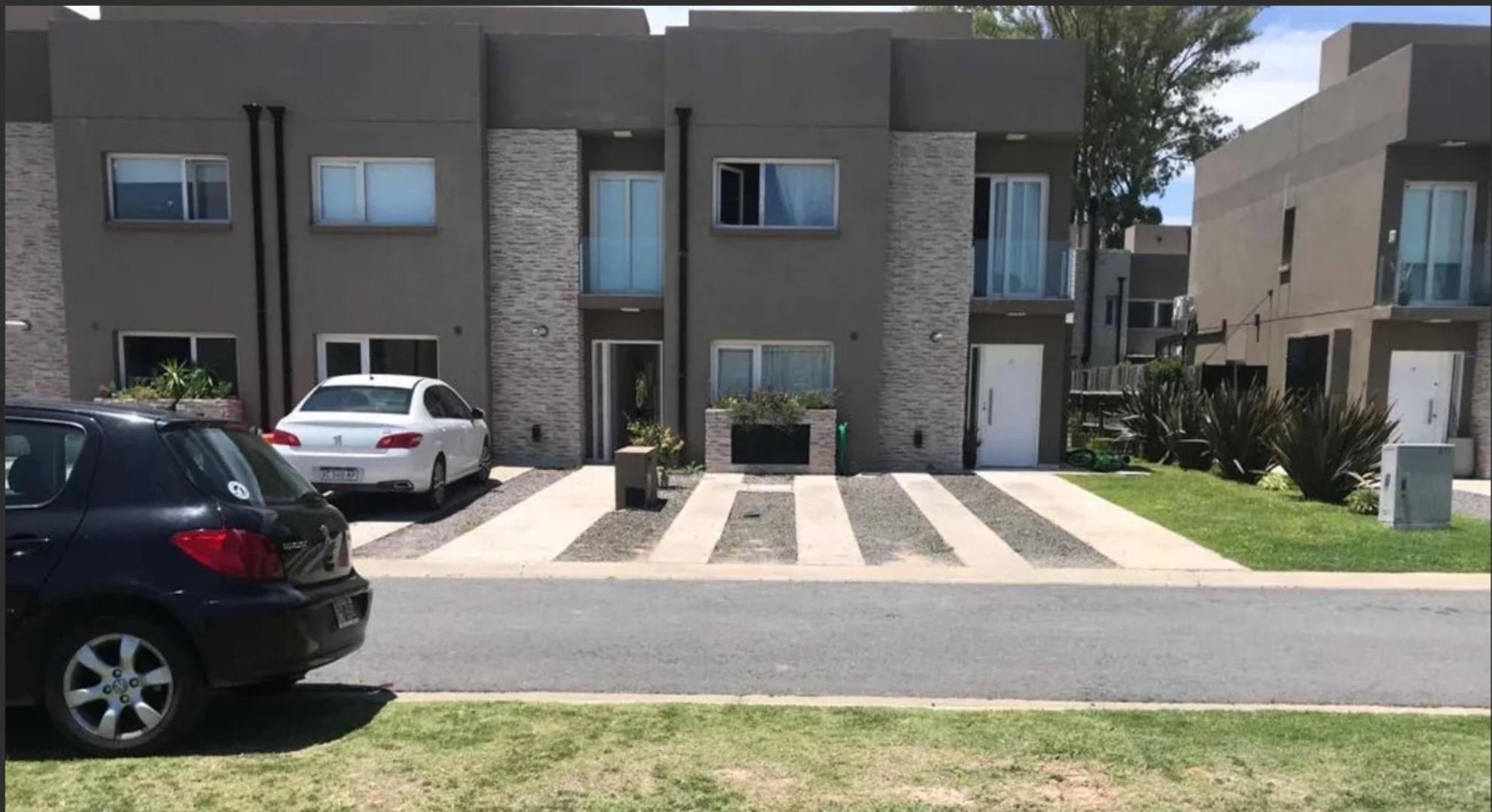 Venta Duplex Lagoon Pilar - CUAN PROPIEDADES