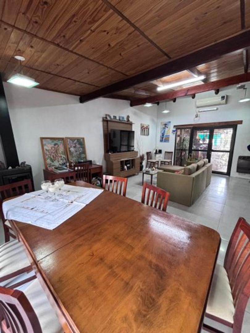 Cerca de todo con la tranquilidad que mereces - Casa en Ricardone - 2 habitaciones, cochera dob...