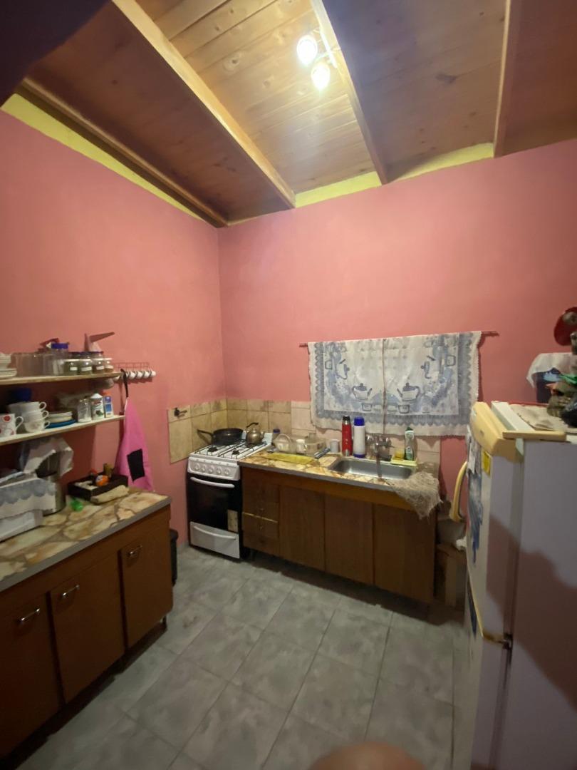 Casa 2 ambientes con 1 baño