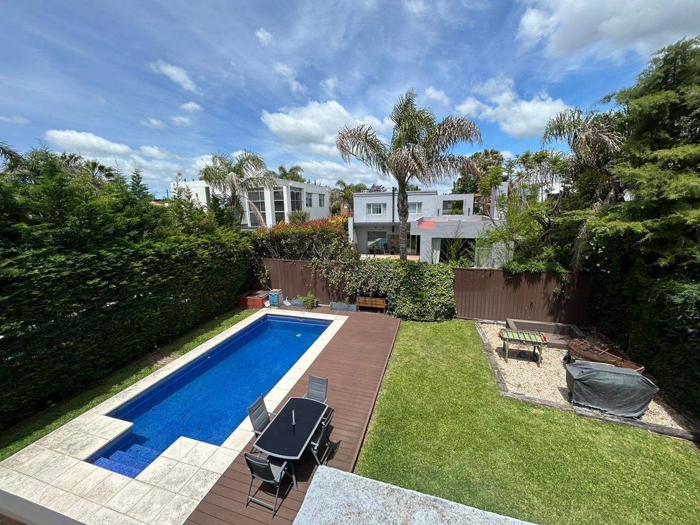 Casa 7 ambientes con 3 baños