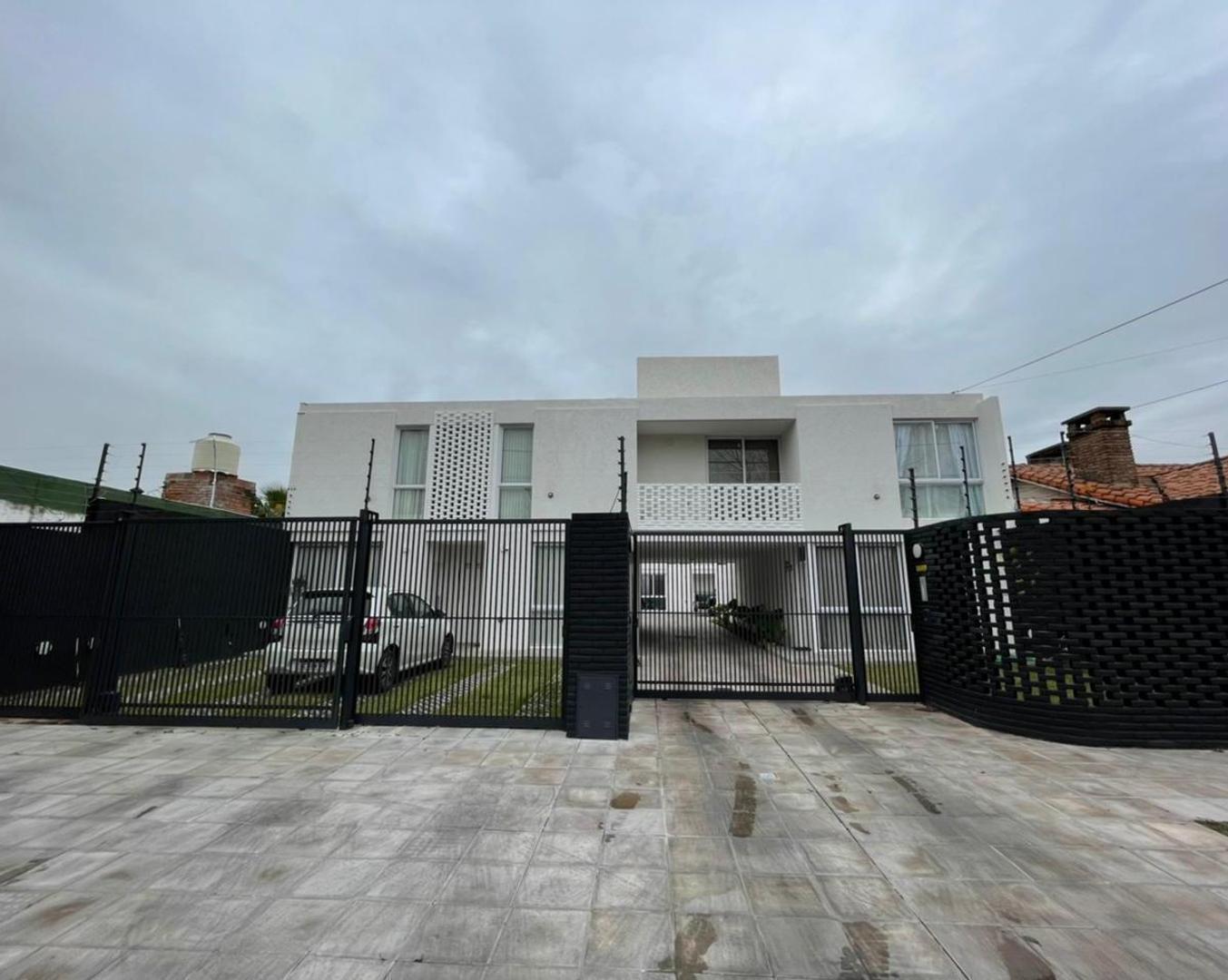 DUPLEX 3 AMBIENTES CON COCHERA ITUZAINGO