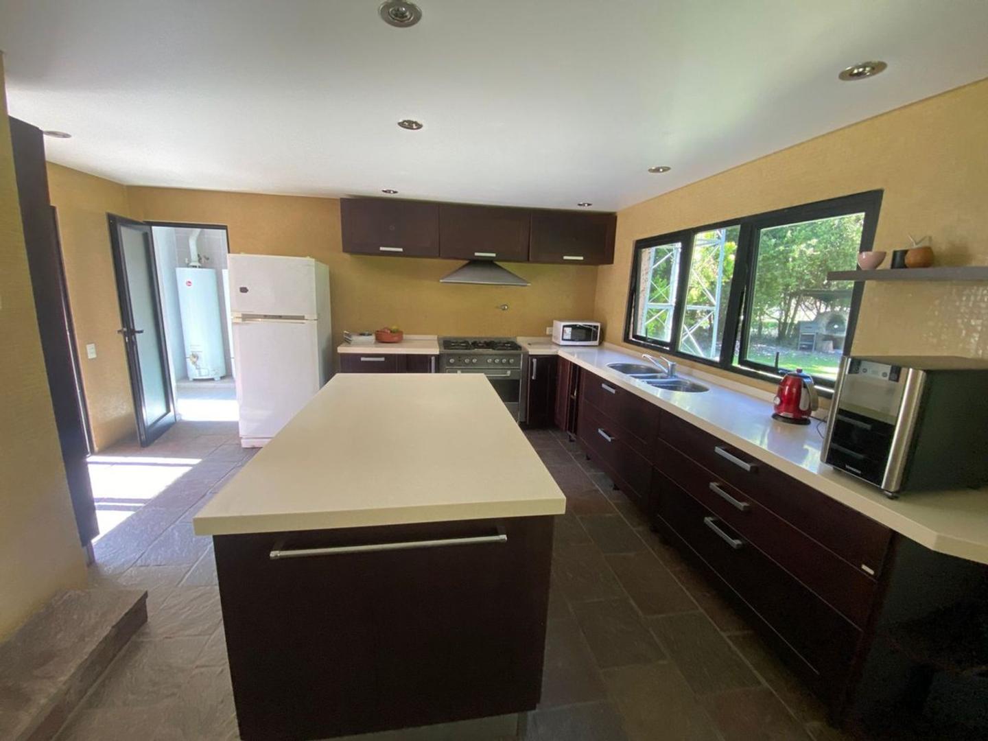 CASA VENTA CAMPOS DE ROCA APTO BANCO PARQUE PILETA