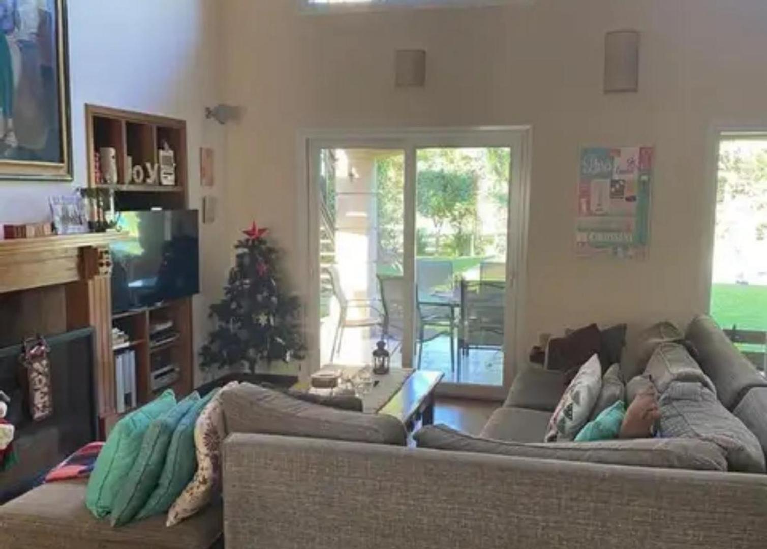 Casa en Alquiler de 3 dormitorios