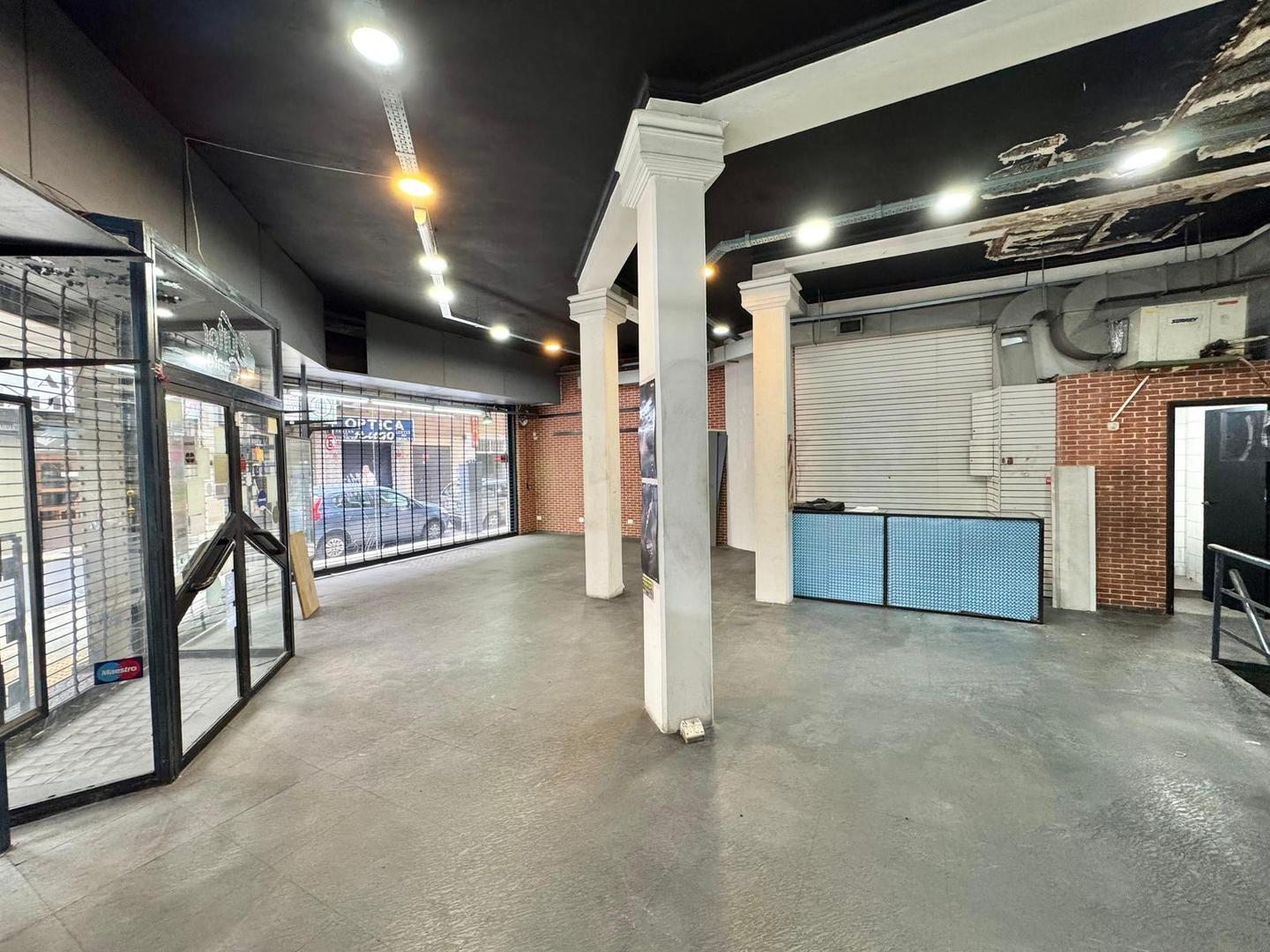 Local en Venta en San Nicolás, USD 300.000