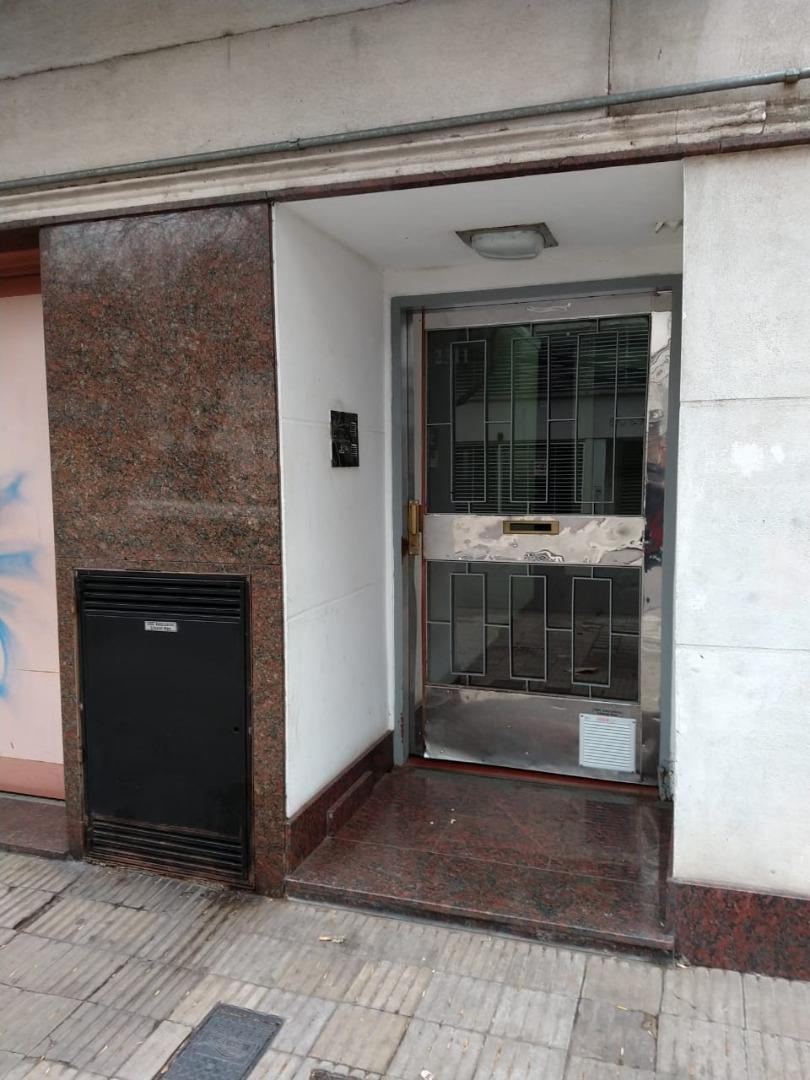 DEPARTAMENTO 2 DORMITORIOS, PARAGUAY 2300. ASCENSOR.