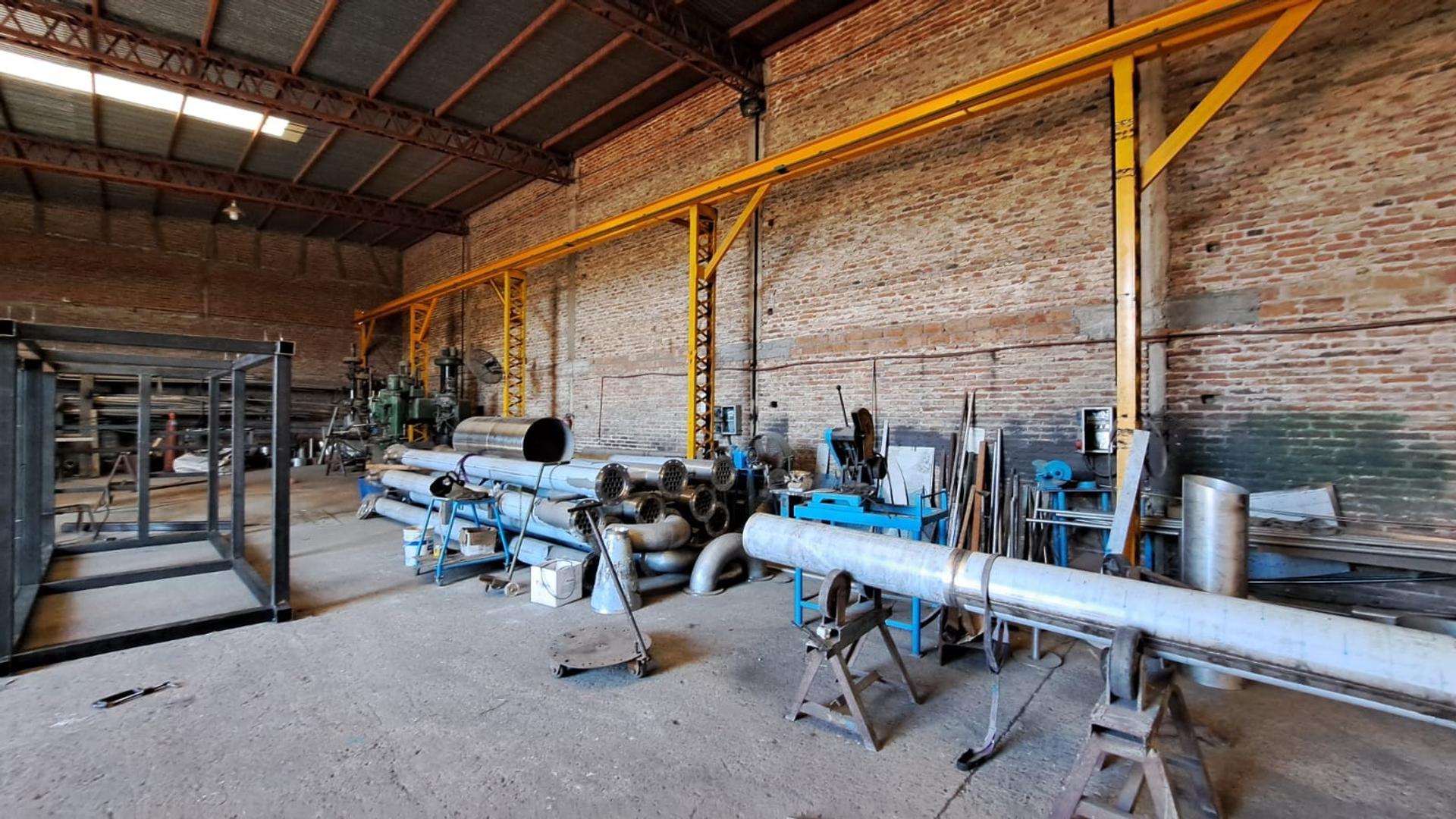 Galpon en Venta en La Esmeralda, USD 350.000