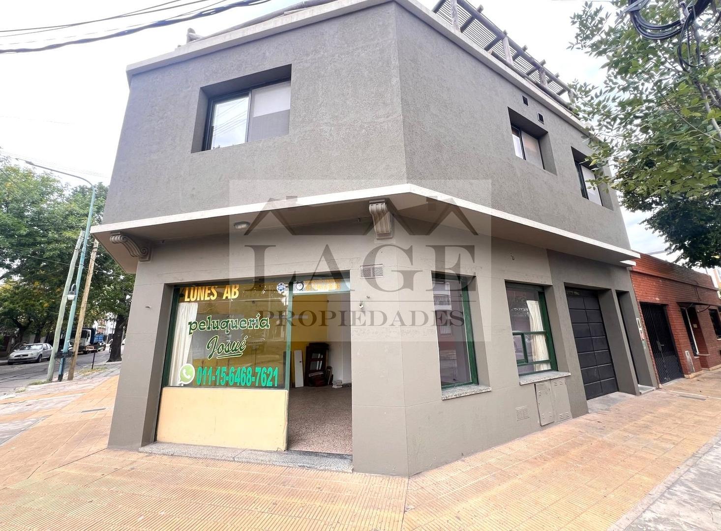 INTERESANTE LOCAL S/EXPENSAS EN ESQUINA DE 34 MTS CUBIERTOS