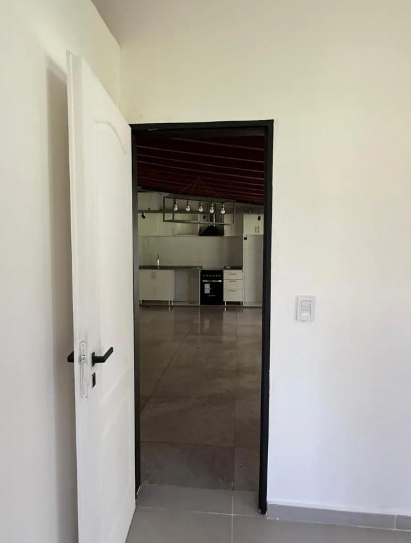 Casa 900 m2 con Gran Parque, Piscina y Parrilla Bella Vista