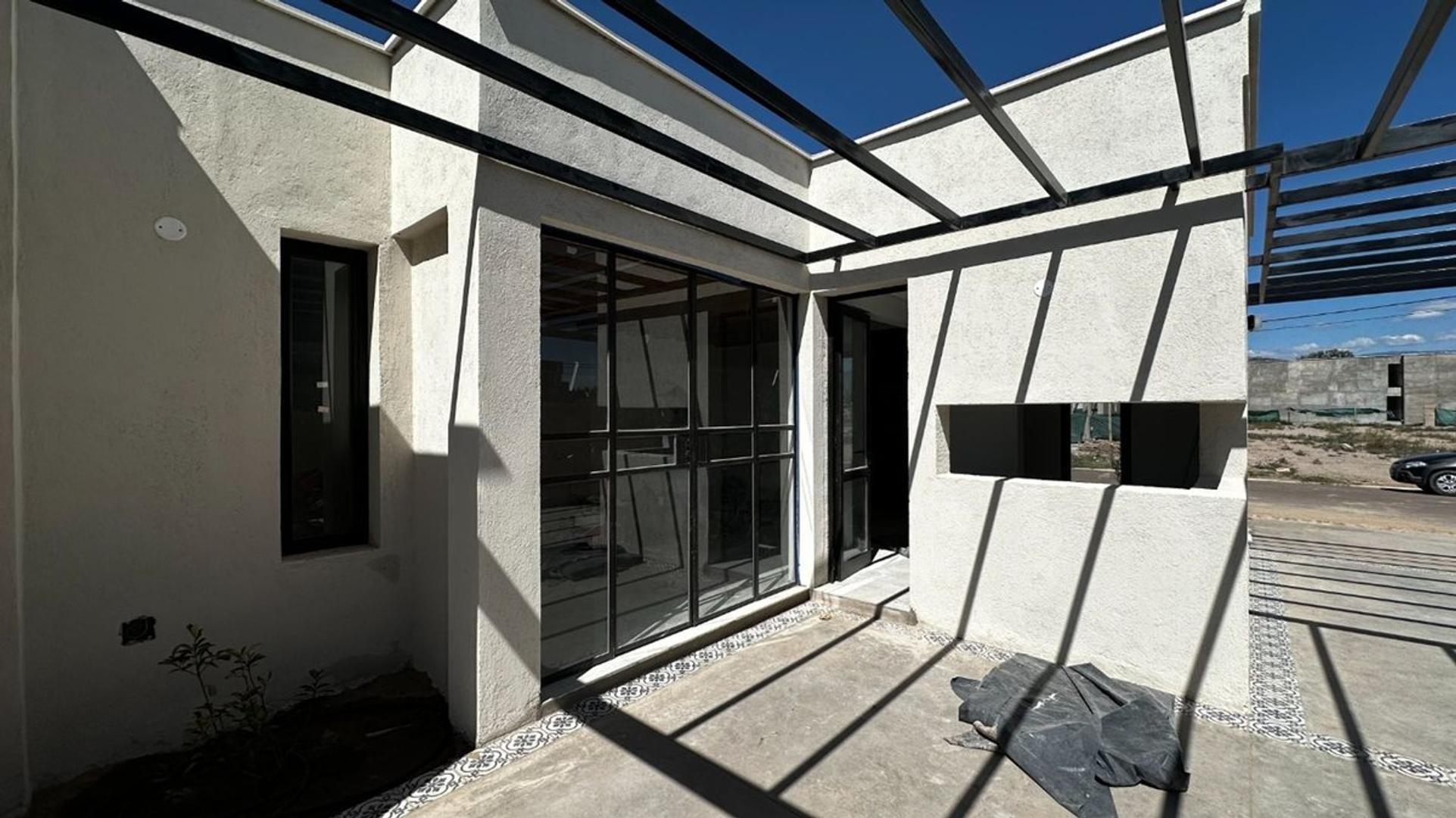 Casa 3 ambientes con 2 baños