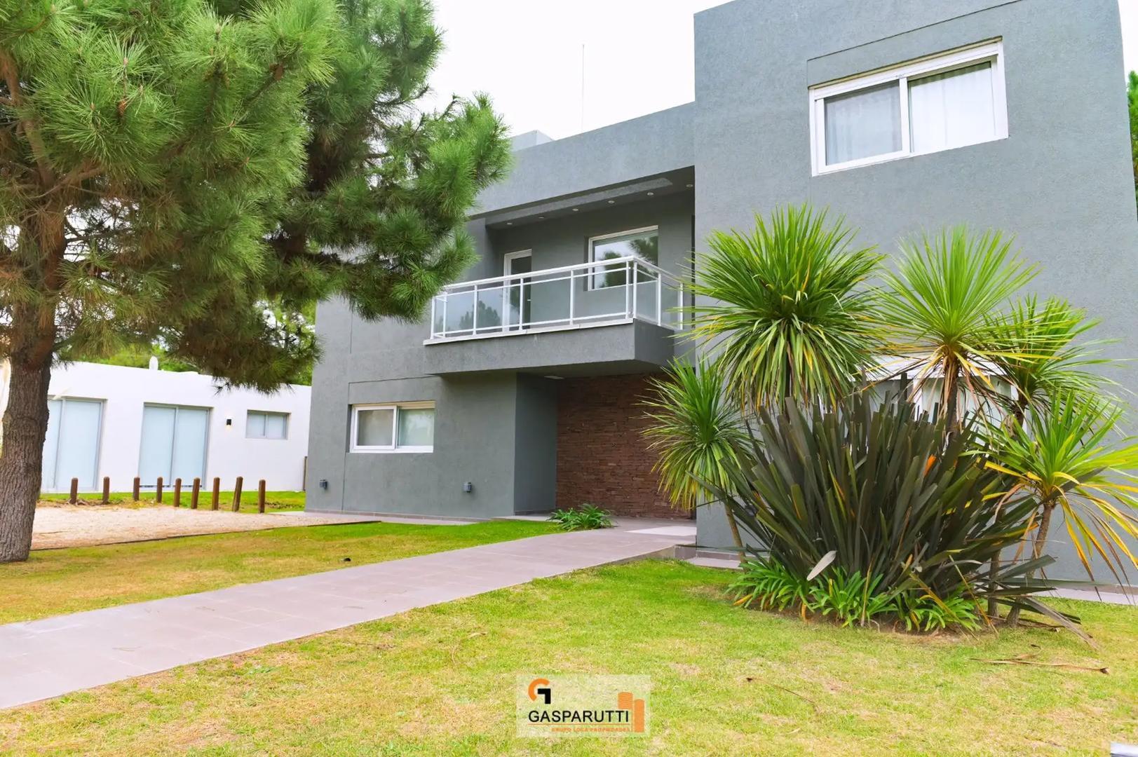 Costa Esmeralda, Pinamar