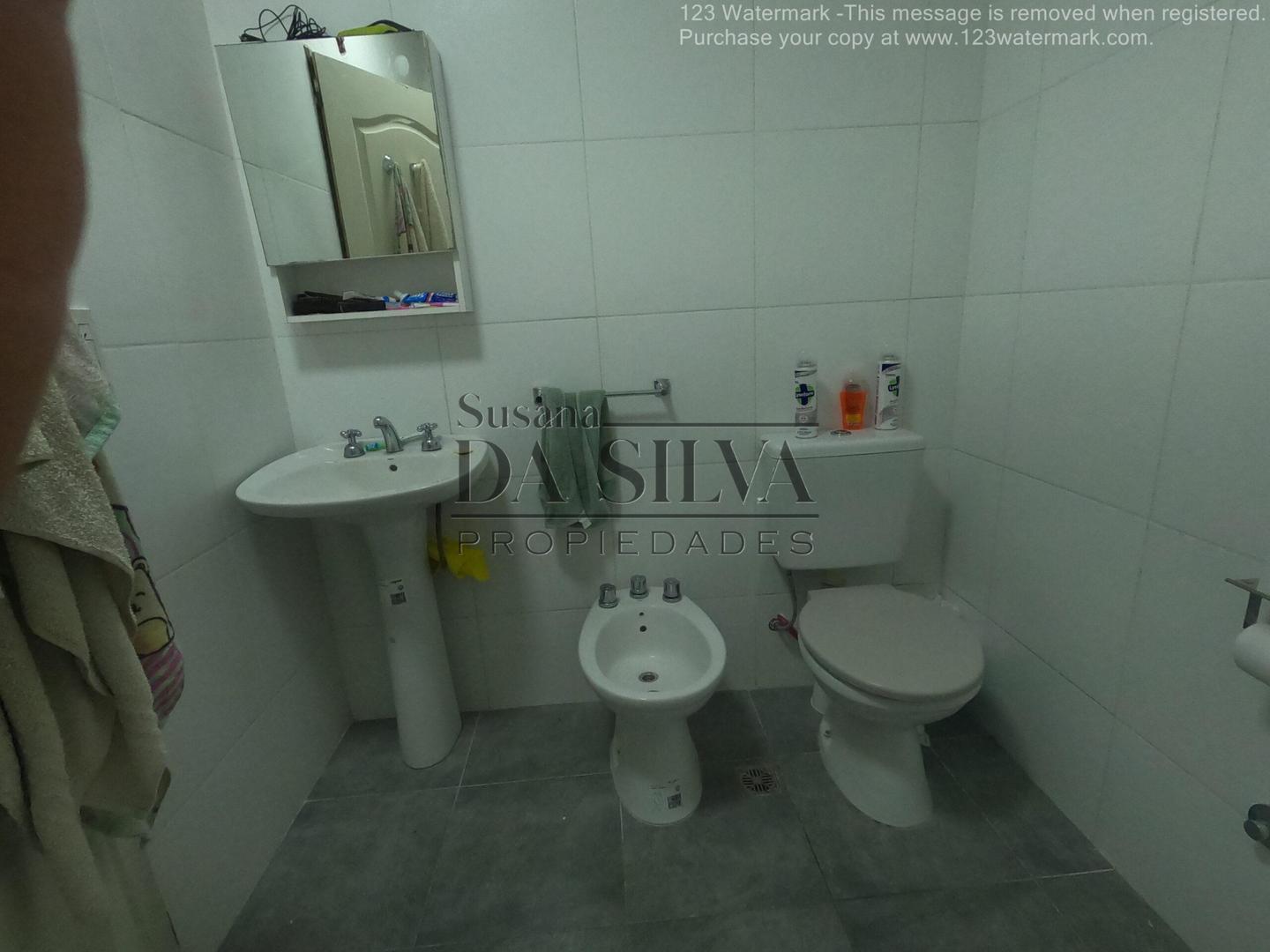 Casa 3 ambientes con 2 baños