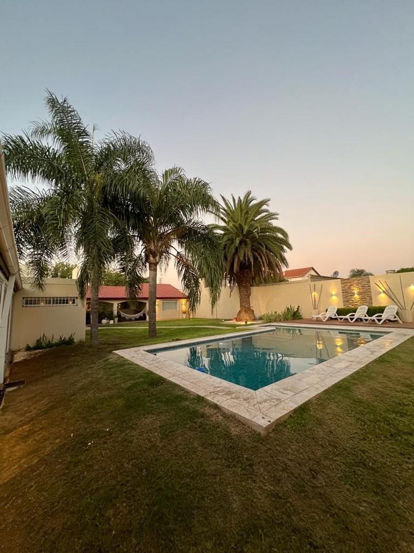 Casa 5 ambientes con 3 baños