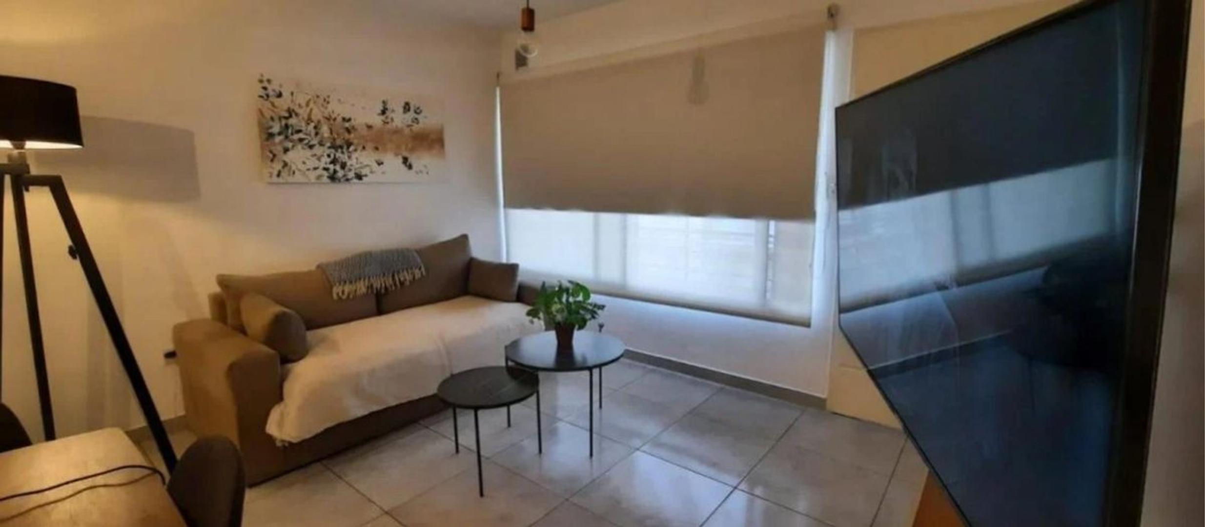 Joaquín V. González 900